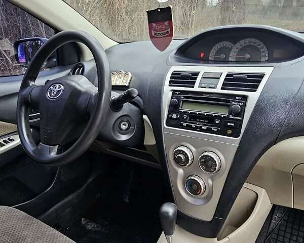Серый Тойота Ярис, объемом двигателя 1.5 л и пробегом 200 тыс. км за 2900 $, фото 13 на Automoto.ua