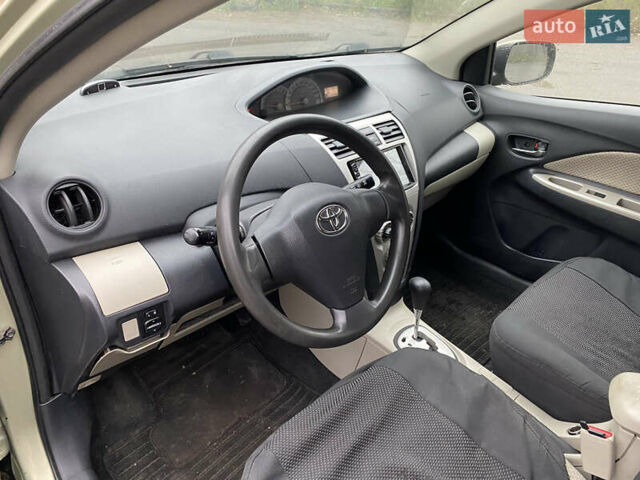 Серый Тойота Ярис, объемом двигателя 1.3 л и пробегом 243 тыс. км за 5300 $, фото 9 на Automoto.ua