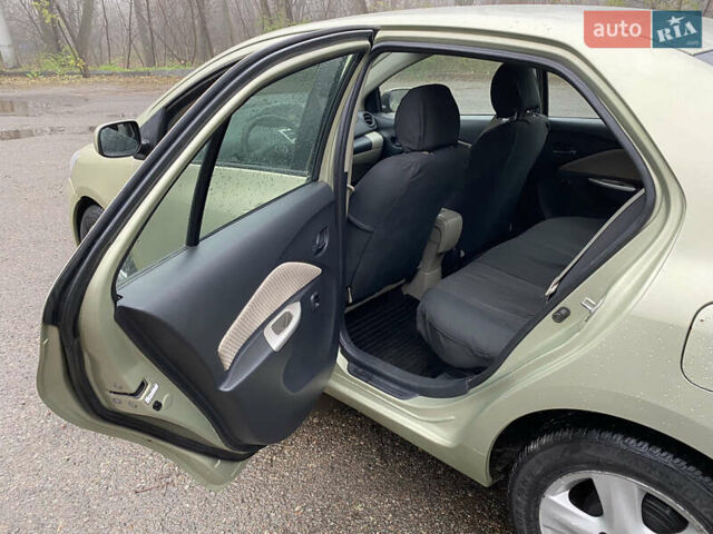 Серый Тойота Ярис, объемом двигателя 1.3 л и пробегом 243 тыс. км за 5300 $, фото 11 на Automoto.ua