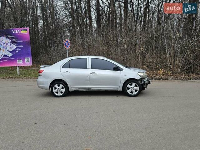 Серый Тойота Ярис, объемом двигателя 1.5 л и пробегом 200 тыс. км за 2900 $, фото 20 на Automoto.ua