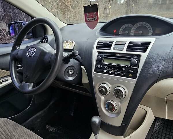 Сірий Тойота Яріс, об'ємом двигуна 1.5 л та пробігом 200 тис. км за 2700 $, фото 20 на Automoto.ua