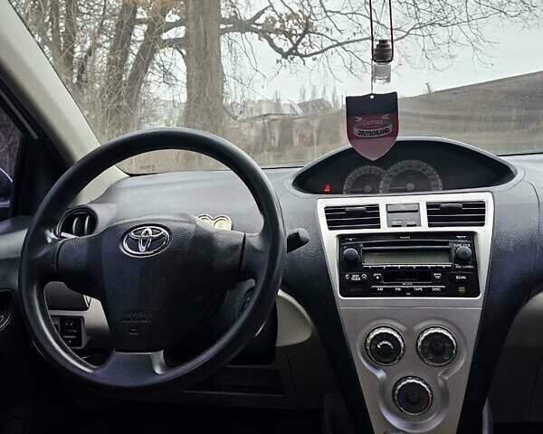 Серый Тойота Ярис, объемом двигателя 1.5 л и пробегом 200 тыс. км за 2900 $, фото 11 на Automoto.ua