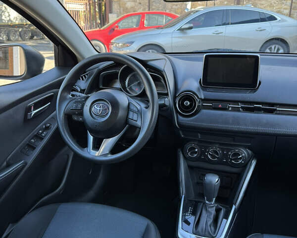 Серый Тойота Ярис, объемом двигателя 1.5 л и пробегом 184 тыс. км за 11800 $, фото 7 на Automoto.ua