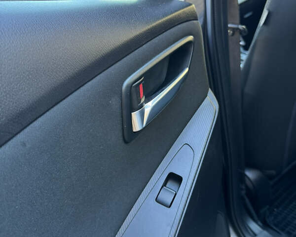 Серый Тойота Ярис, объемом двигателя 1.5 л и пробегом 184 тыс. км за 11800 $, фото 19 на Automoto.ua