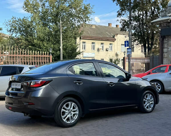 Серый Тойота Ярис, объемом двигателя 1.5 л и пробегом 184 тыс. км за 11800 $, фото 4 на Automoto.ua