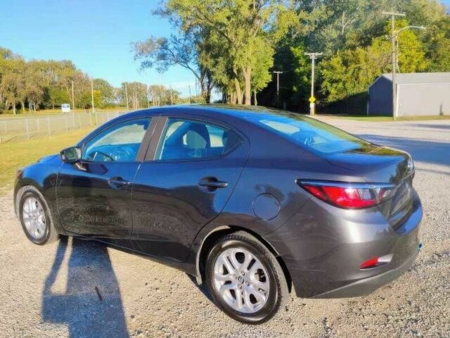 Серый Тойота Ярис, объемом двигателя 1.5 л и пробегом 88 тыс. км за 9500 $, фото 3 на Automoto.ua