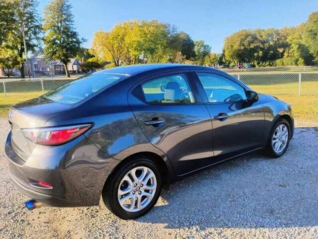 Серый Тойота Ярис, объемом двигателя 1.5 л и пробегом 88 тыс. км за 9500 $, фото 5 на Automoto.ua