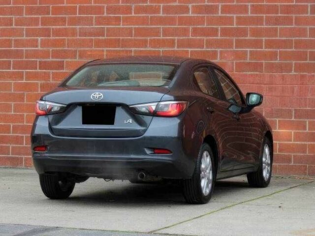 Сірий Тойота Яріс, об'ємом двигуна 1.5 л та пробігом 98 тис. км за 14500 $, фото 4 на Automoto.ua