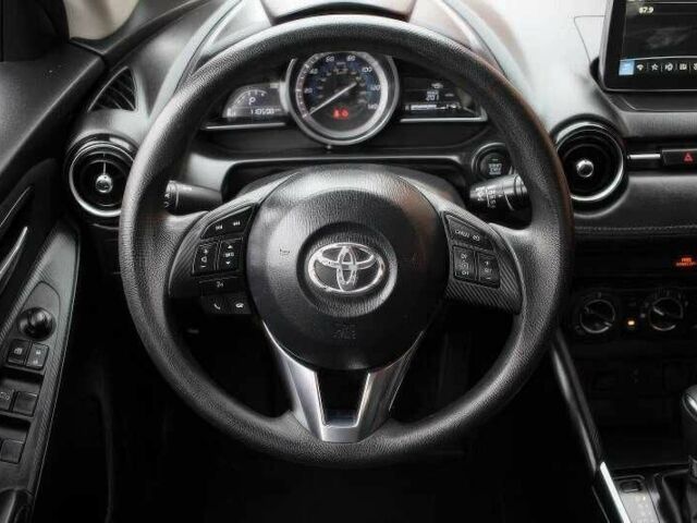 Сірий Тойота Яріс, об'ємом двигуна 1.5 л та пробігом 98 тис. км за 14500 $, фото 5 на Automoto.ua