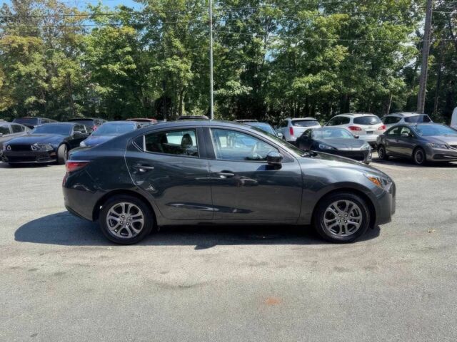 Серый Тойота Ярис, объемом двигателя 1.5 л и пробегом 39 тыс. км за 2500 $, фото 3 на Automoto.ua