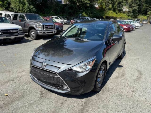 Серый Тойота Ярис, объемом двигателя 1.5 л и пробегом 39 тыс. км за 2500 $, фото 2 на Automoto.ua