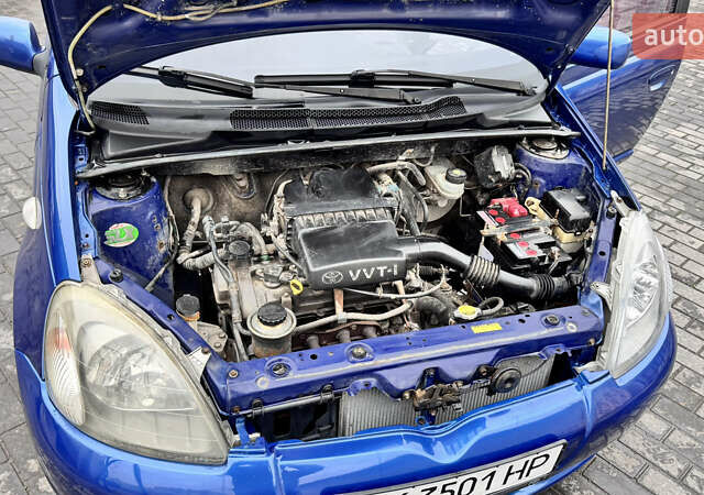 Синий Тойота Ярис, объемом двигателя 1 л и пробегом 261 тыс. км за 3300 $, фото 7 на Automoto.ua