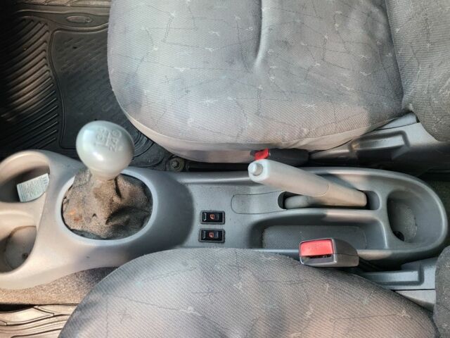 Тойота Ярис 1999 в Одессе на Automoto.ua Синий Тойота Ярис, объемом двигателя 1 л и пробегом 272 тыс. км за 2699 $, фото 17 на Automoto.ua