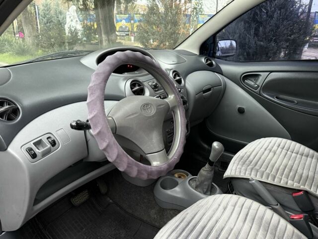 Синий Тойота Ярис, объемом двигателя 1 л и пробегом 180 тыс. км за 2300 $, фото 10 на Automoto.ua