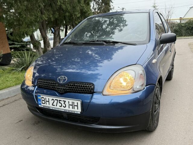 Синий Тойота Ярис, объемом двигателя 1 л и пробегом 180 тыс. км за 2300 $, фото 1 на Automoto.ua