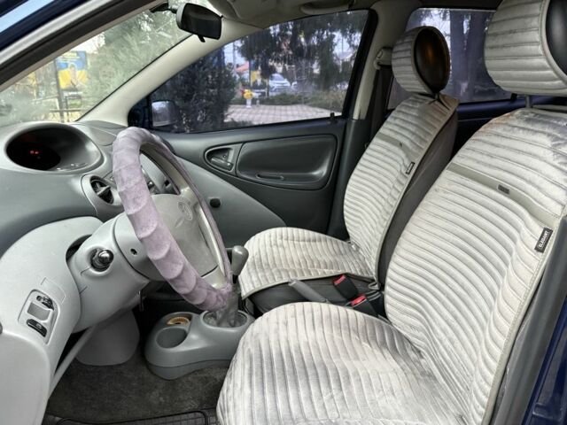 Синий Тойота Ярис, объемом двигателя 1 л и пробегом 180 тыс. км за 2300 $, фото 11 на Automoto.ua