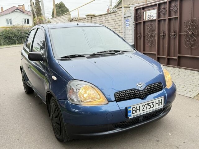 Синий Тойота Ярис, объемом двигателя 1 л и пробегом 180 тыс. км за 2300 $, фото 3 на Automoto.ua