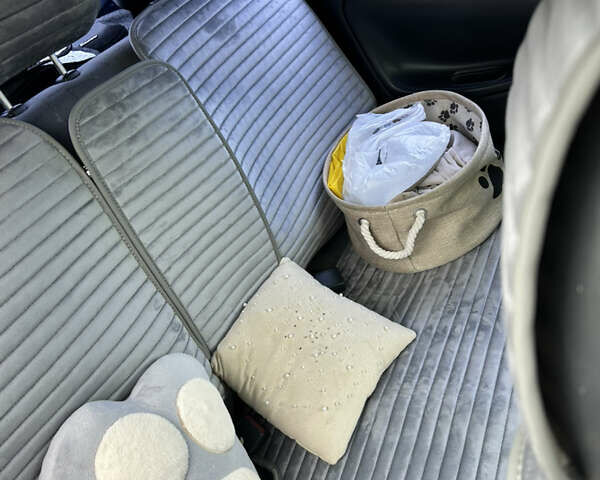 Синий Тойота Ярис, объемом двигателя 1 л и пробегом 260 тыс. км за 2700 $, фото 4 на Automoto.ua