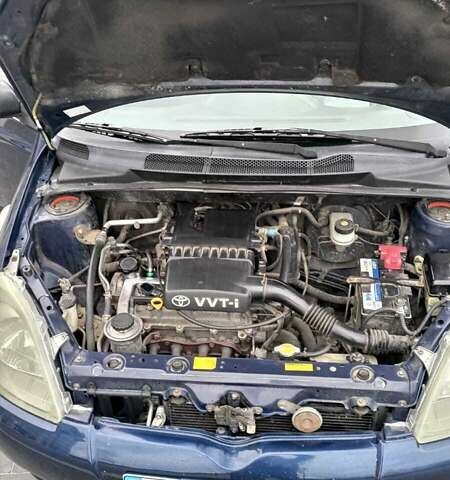 Синий Тойота Ярис, объемом двигателя 1 л и пробегом 270 тыс. км за 5200 $, фото 4 на Automoto.ua