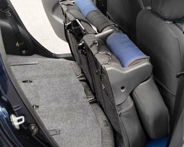 Синий Тойота Ярис, объемом двигателя 1 л и пробегом 270 тыс. км за 5200 $, фото 99 на Automoto.ua