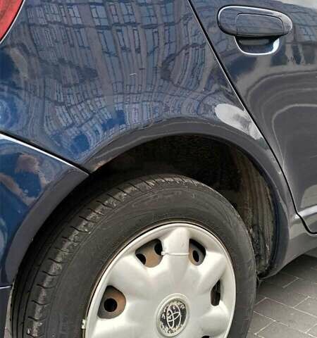 Синий Тойота Ярис, объемом двигателя 1 л и пробегом 270 тыс. км за 5200 $, фото 85 на Automoto.ua