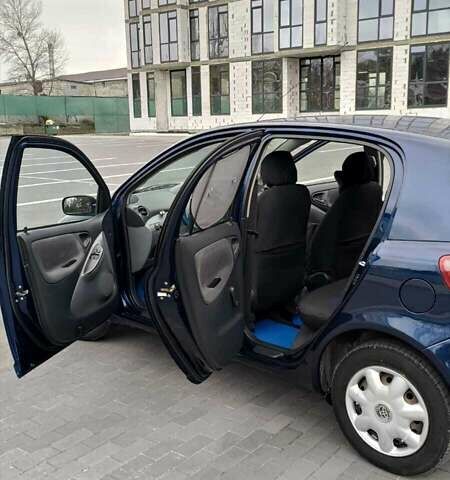Синий Тойота Ярис, объемом двигателя 1 л и пробегом 270 тыс. км за 5200 $, фото 88 на Automoto.ua