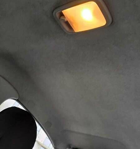 Синий Тойота Ярис, объемом двигателя 1 л и пробегом 270 тыс. км за 5200 $, фото 5 на Automoto.ua