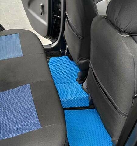 Синий Тойота Ярис, объемом двигателя 1 л и пробегом 270 тыс. км за 5200 $, фото 102 на Automoto.ua