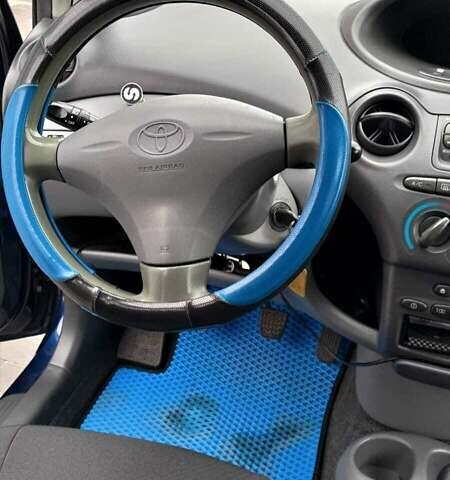 Синий Тойота Ярис, объемом двигателя 1 л и пробегом 270 тыс. км за 5200 $, фото 50 на Automoto.ua