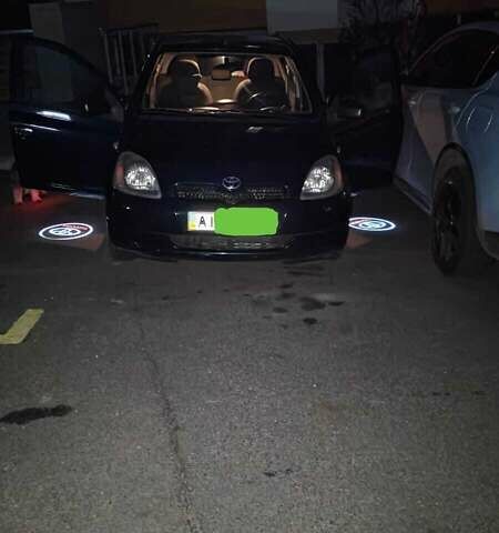 Синий Тойота Ярис, объемом двигателя 1 л и пробегом 270 тыс. км за 5200 $, фото 105 на Automoto.ua