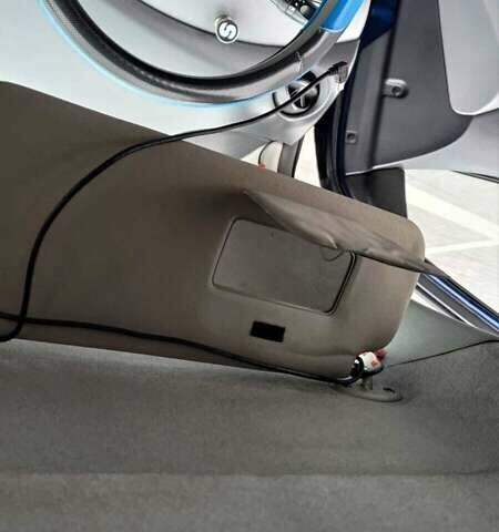 Синий Тойота Ярис, объемом двигателя 1 л и пробегом 270 тыс. км за 5200 $, фото 42 на Automoto.ua