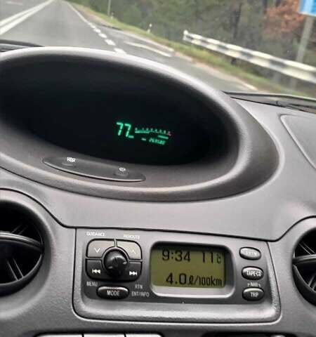 Синий Тойота Ярис, объемом двигателя 1 л и пробегом 270 тыс. км за 5200 $, фото 61 на Automoto.ua