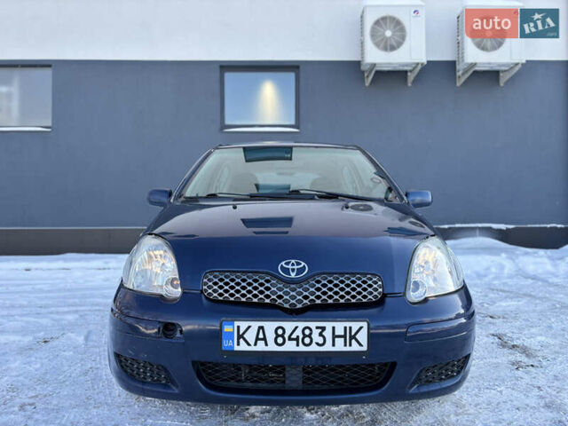 Синий Тойота Ярис, объемом двигателя 1 л и пробегом 243 тыс. км за 3600 $, фото 2 на Automoto.ua