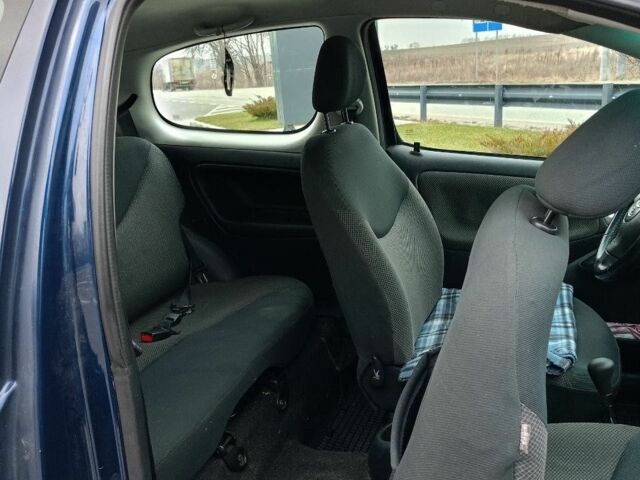 Тойота Ярис 2003 в Немирове на Automoto.ua Синий Тойота Ярис, объемом двигателя 1 л и пробегом 240 тыс. км за 3500 $, фото 7 на Automoto.ua