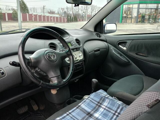 Тойота Ярис 2003 в Немирове на Automoto.ua Синий Тойота Ярис, объемом двигателя 1 л и пробегом 240 тыс. км за 3500 $, фото 3 на Automoto.ua