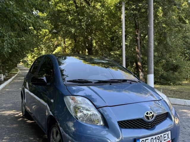 Синий Тойота Ярис, объемом двигателя 1.3 л и пробегом 200 тыс. км за 5500 $, фото 1 на Automoto.ua