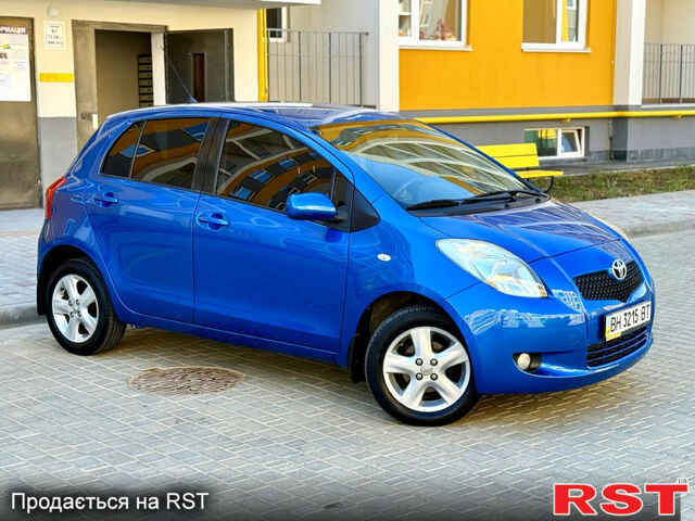 Синий Тойота Ярис, объемом двигателя 1.3 л и пробегом 107 тыс. км за 7200 $, фото 2 на Automoto.ua
