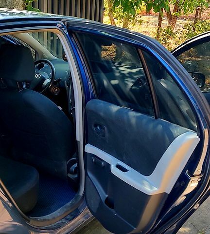 Синий Тойота Ярис, объемом двигателя 1.4 л и пробегом 140 тыс. км за 6400 $, фото 9 на Automoto.ua