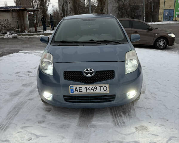 Синій Тойота Яріс, об'ємом двигуна 1.3 л та пробігом 95 тис. км за 7100 $, фото 21 на Automoto.ua