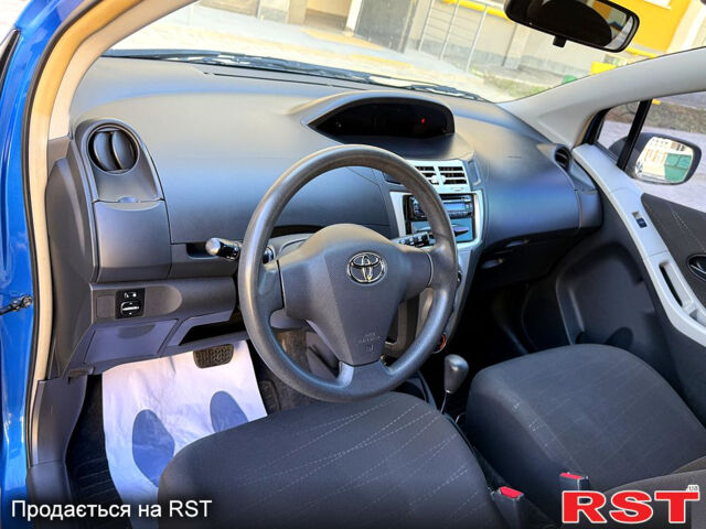 Синий Тойота Ярис, объемом двигателя 1.3 л и пробегом 107 тыс. км за 7200 $, фото 9 на Automoto.ua