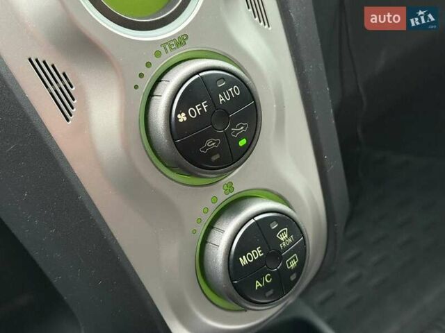 Синий Тойота Ярис, объемом двигателя 1.3 л и пробегом 144 тыс. км за 5999 $, фото 28 на Automoto.ua