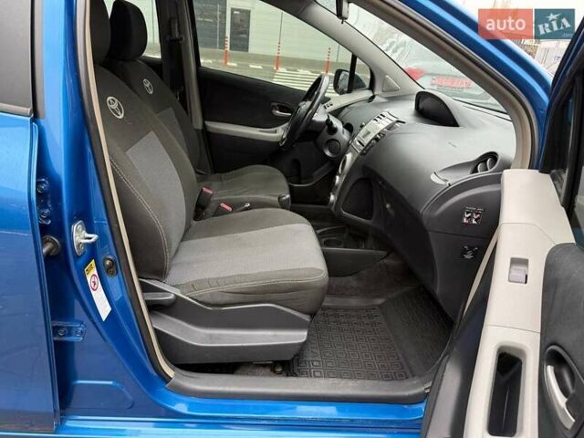 Синий Тойота Ярис, объемом двигателя 1.3 л и пробегом 144 тыс. км за 5999 $, фото 21 на Automoto.ua