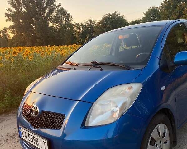 Синій Тойота Яріс, об'ємом двигуна 1.3 л та пробігом 93 тис. км за 6200 $, фото 3 на Automoto.ua