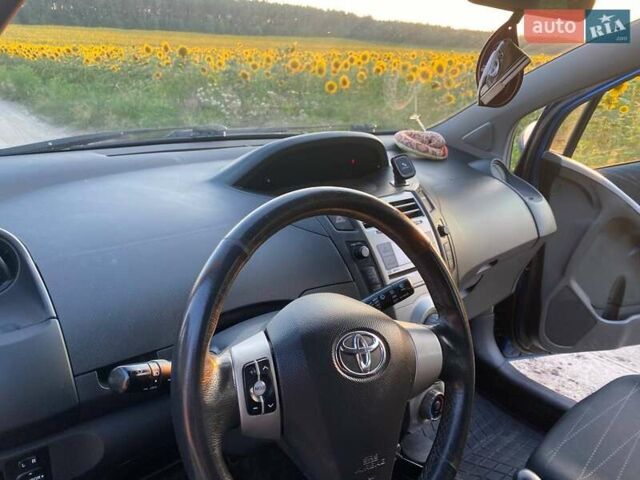 Синій Тойота Яріс, об'ємом двигуна 1.3 л та пробігом 93 тис. км за 6200 $, фото 9 на Automoto.ua