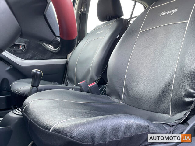 Синий Тойота Ярис, объемом двигателя 1 л и пробегом 212 тыс. км за 5400 $, фото 8 на Automoto.ua