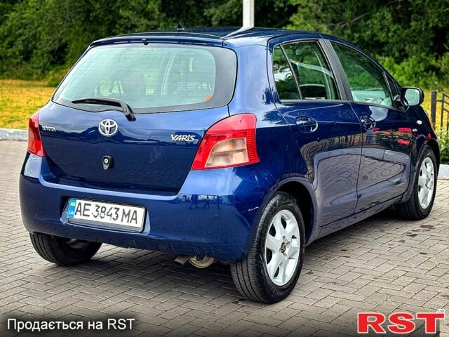 Тойота Яріс 2007 у Кам'янське (Дніпродзержинськ) на Automoto.ua Синій Тойота Яріс, об'ємом двигуна 1.4 л та пробігом 236 тис. км за 4300 $, фото 3 на Automoto.ua