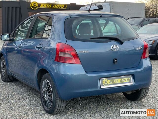 Синий Тойота Ярис, объемом двигателя 1 л и пробегом 212 тыс. км за 5400 $, фото 3 на Automoto.ua