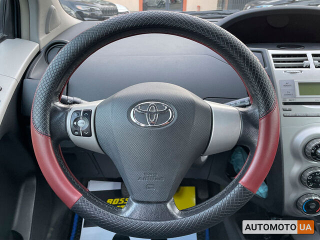 Синий Тойота Ярис, объемом двигателя 1 л и пробегом 212 тыс. км за 5400 $, фото 12 на Automoto.ua