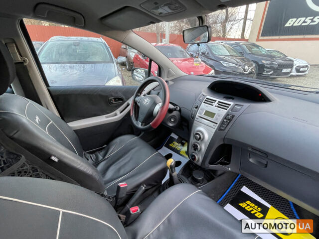 Синий Тойота Ярис, объемом двигателя 1 л и пробегом 212 тыс. км за 5400 $, фото 22 на Automoto.ua
