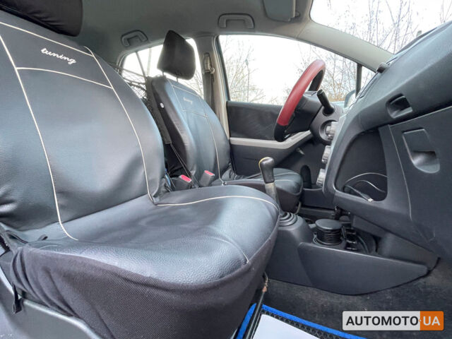 Синий Тойота Ярис, объемом двигателя 1 л и пробегом 212 тыс. км за 5400 $, фото 23 на Automoto.ua